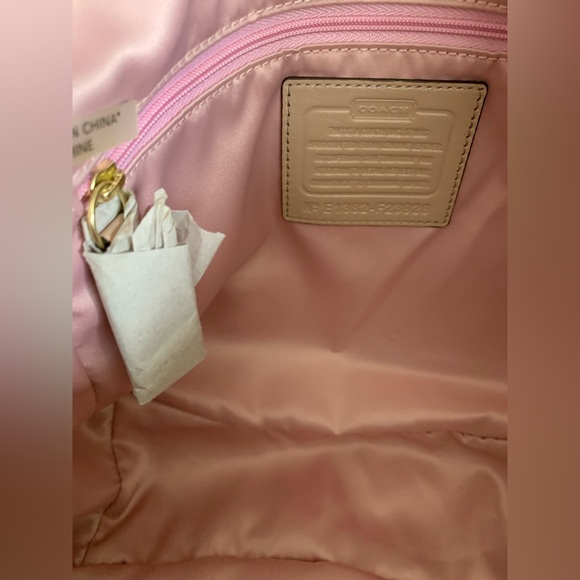 Coach NWT $689 MSRP Madison Gathered Leather Lindsey Tan Satchel - Picture 8 of 12